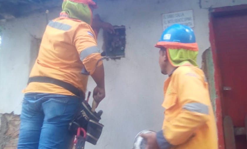 Empresa de energía eléctrica sabotea radio comunitaria en zona sur - Voces  del Sur
